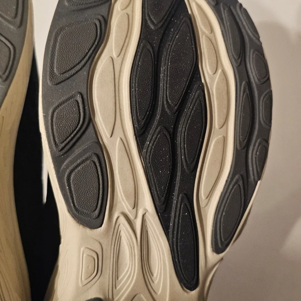 1080 V14 New Balance Size 10.5 Women's Or Men's Size 9. - Picture 8 of 10